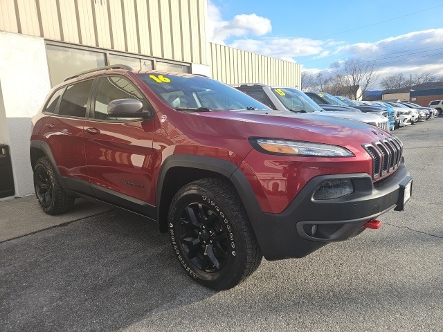 2016 Jeep Cherokee Trailhawk photo 2