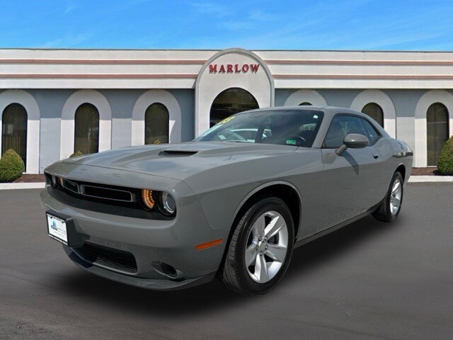 2023 Dodge Challenger SXT photo 2
