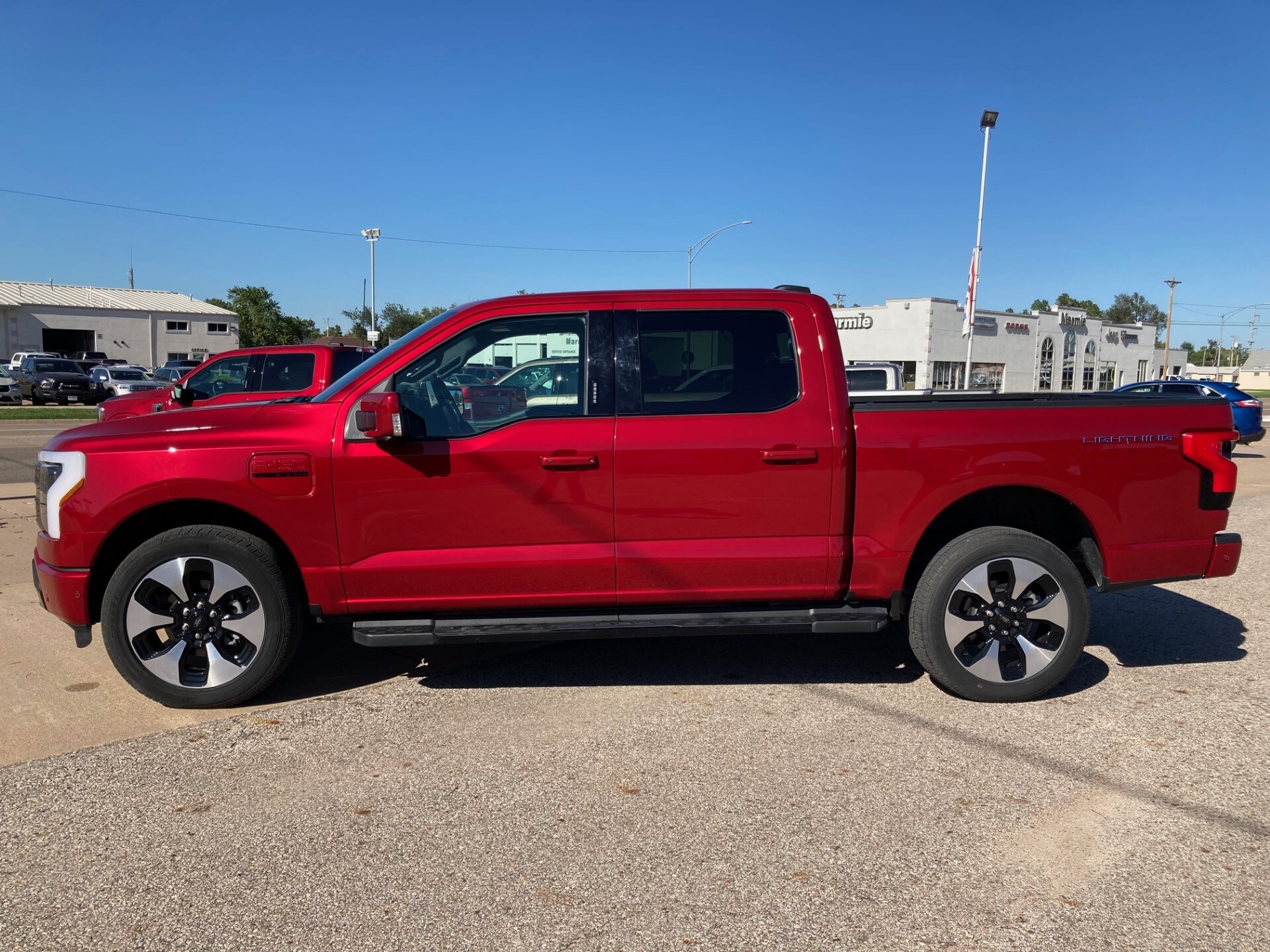 2022 Ford F-150 Lightning Platinum photo 4