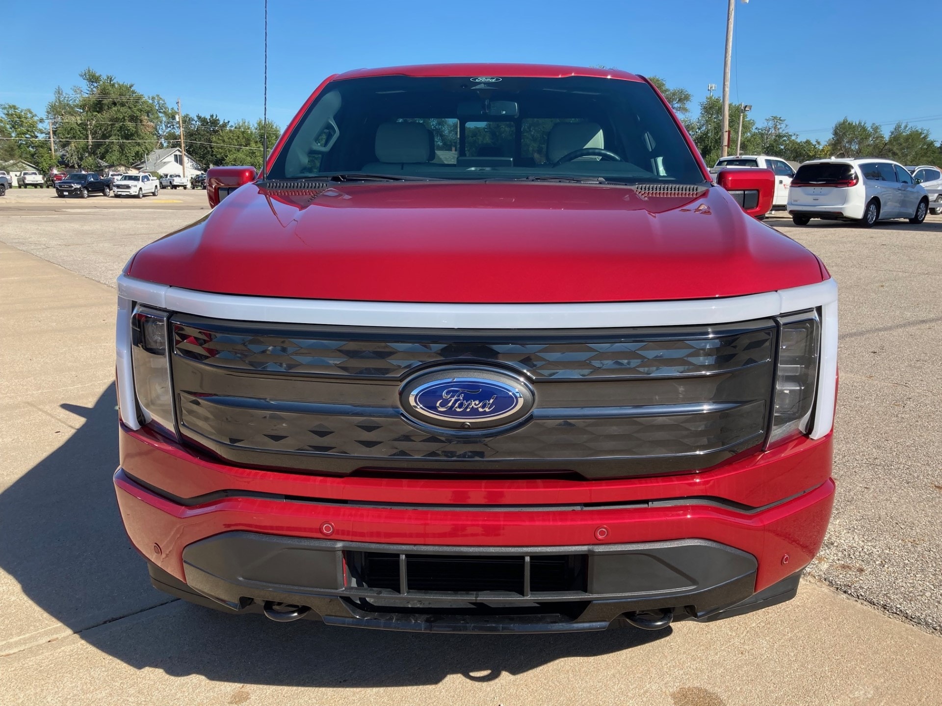 Used 2022 Ford F-150 Lightning Platinum with VIN 1FT6W1EV5NWG01525 for sale in Great Bend, KS
