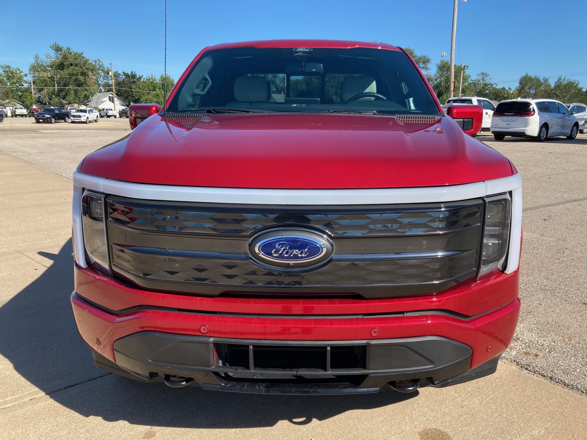 2022 Ford F-150 Lightning Platinum photo 2