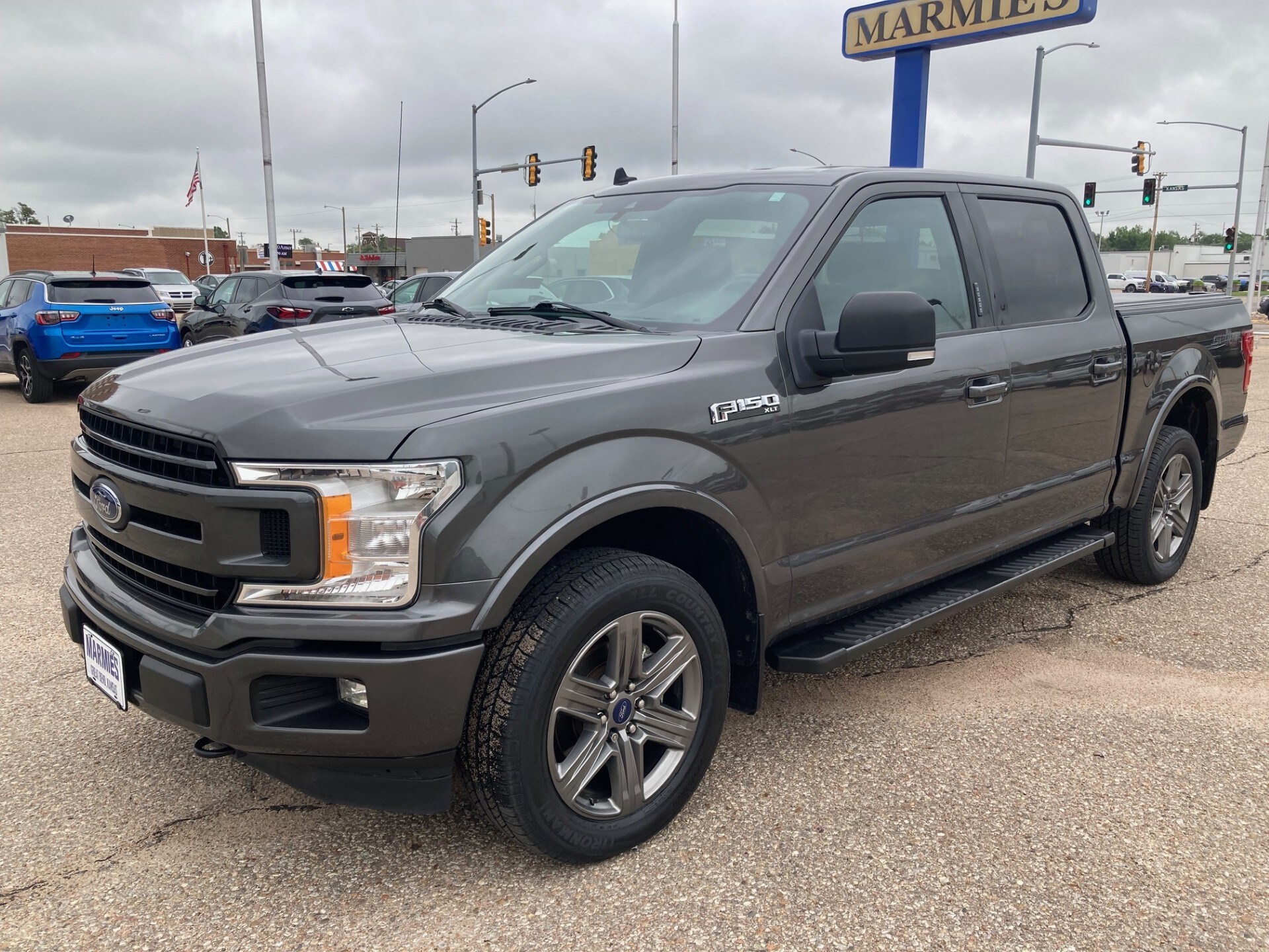 2020 Ford F-150 XLT photo 2