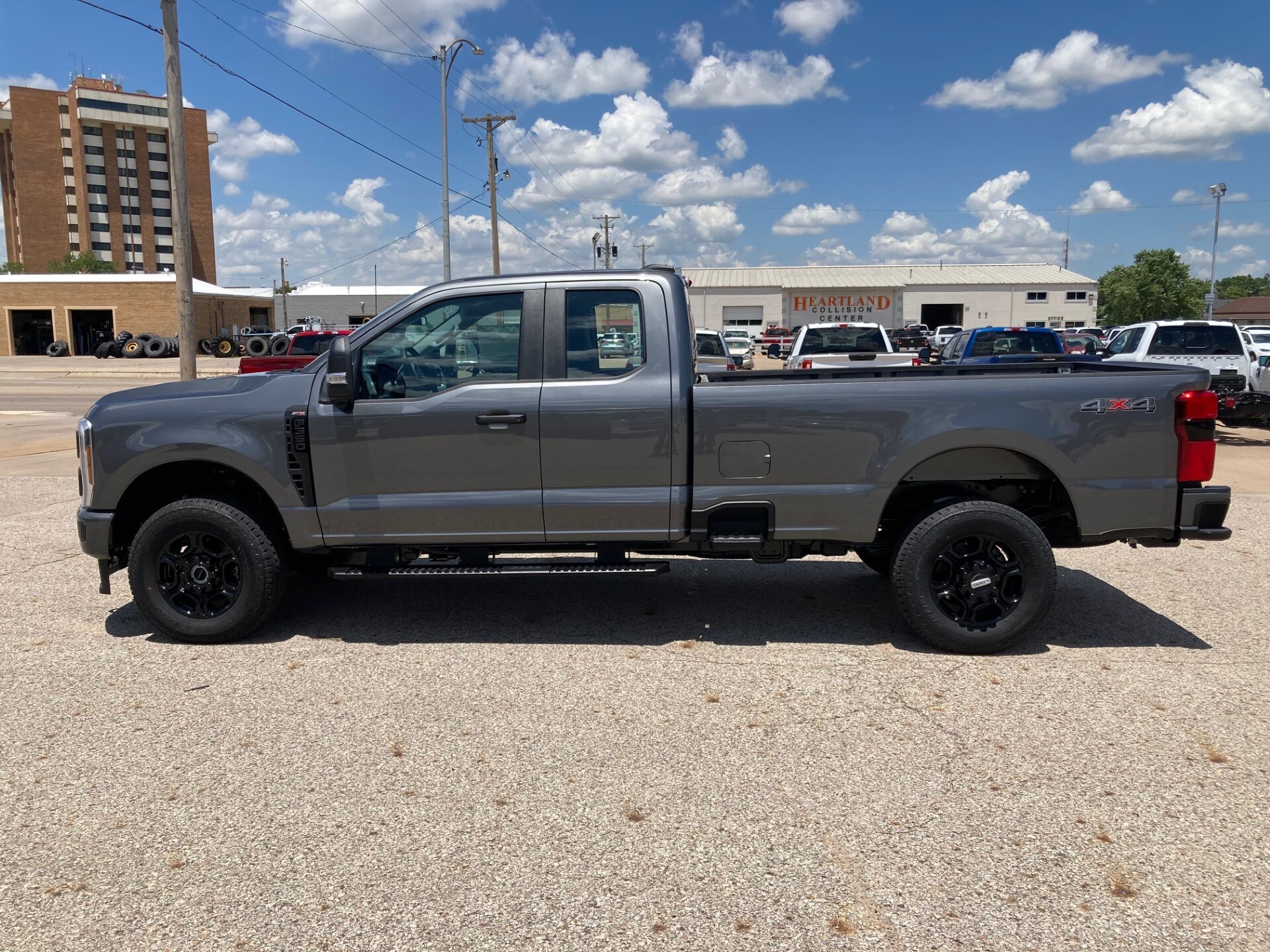 2025 Ford F-350 XLT photo 4