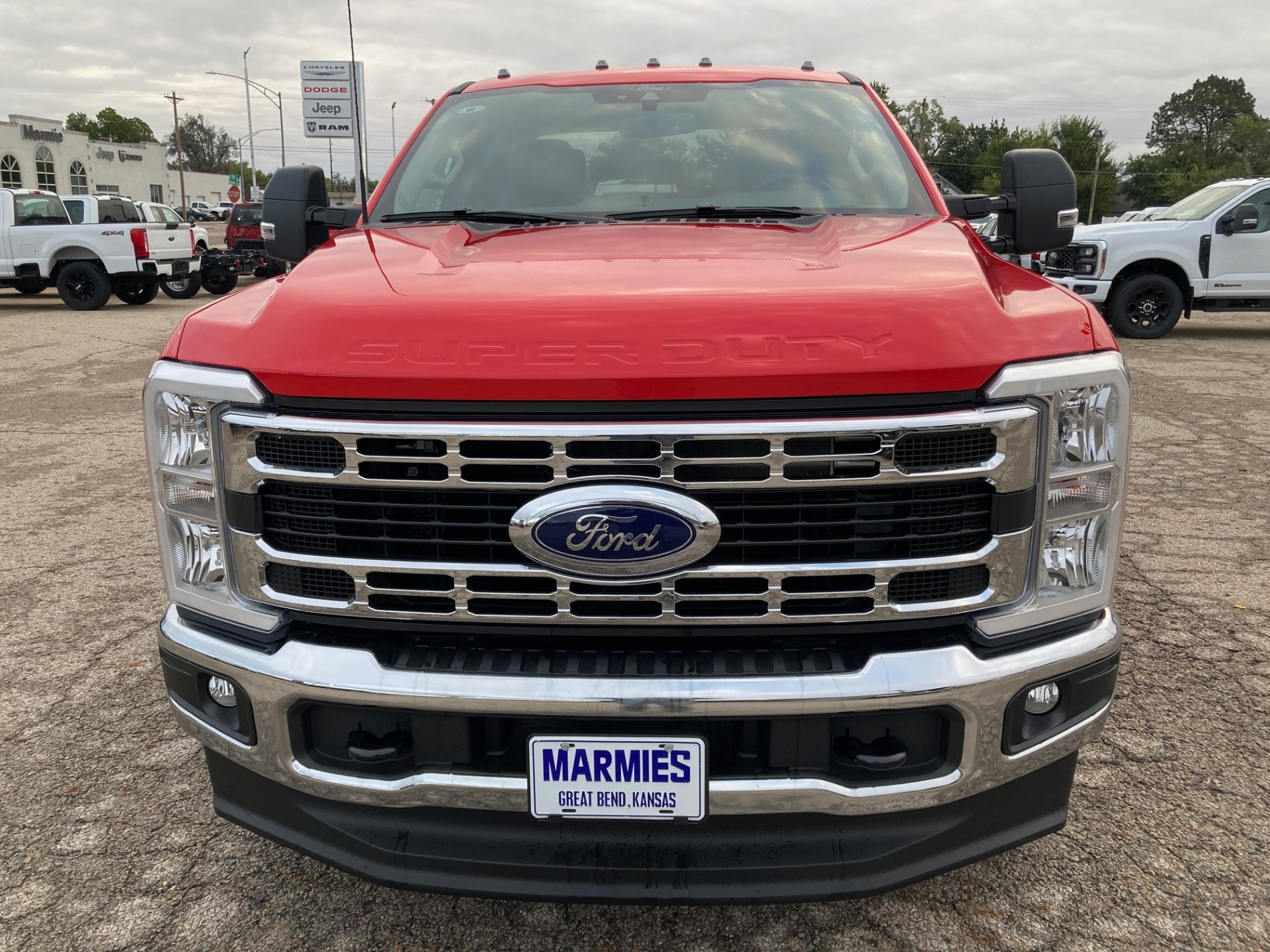 2026 Ford F-350 Super Duty Chassis Cab XLT - Photo 2