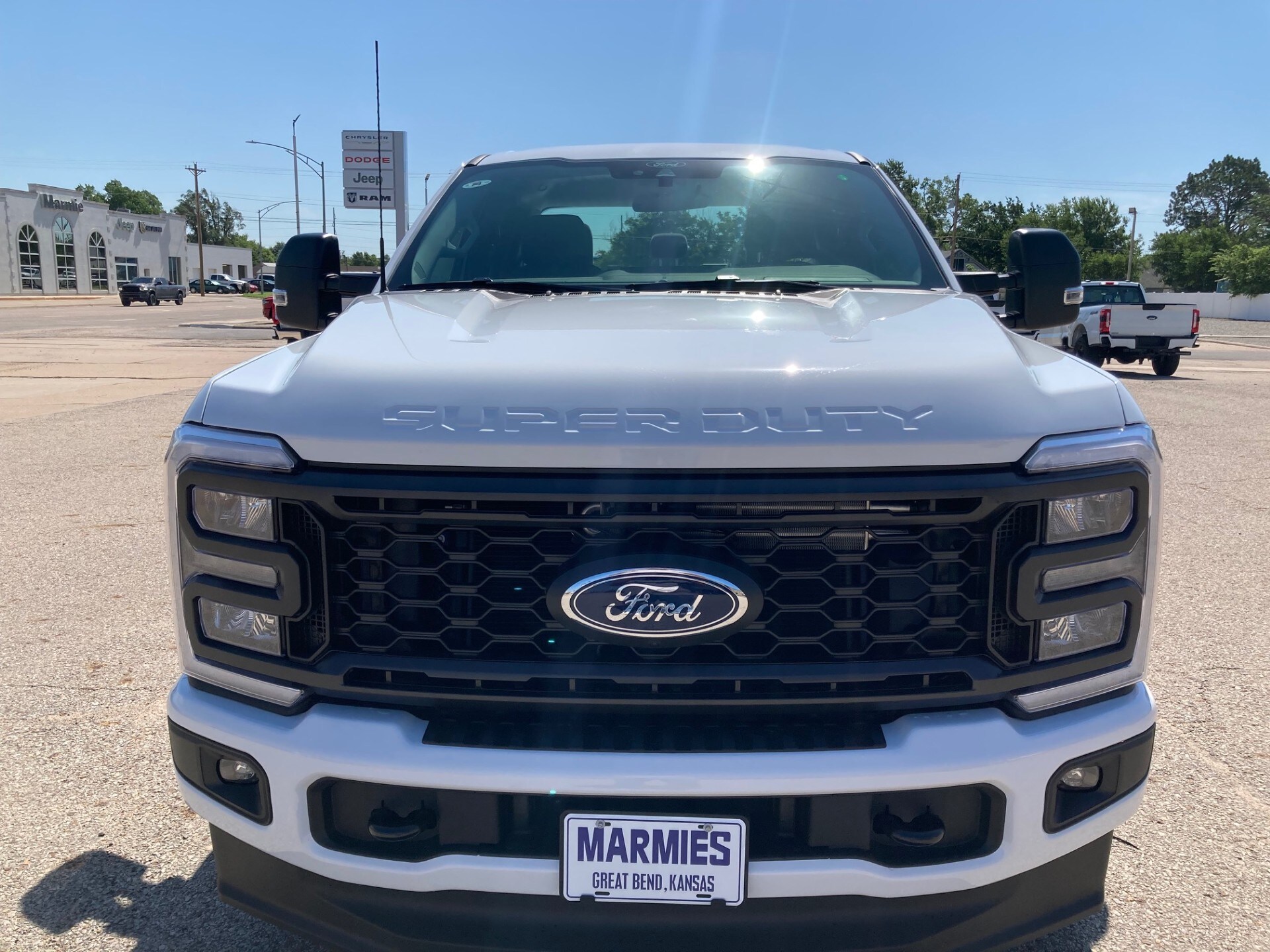 2025 Ford F-250 photo 2