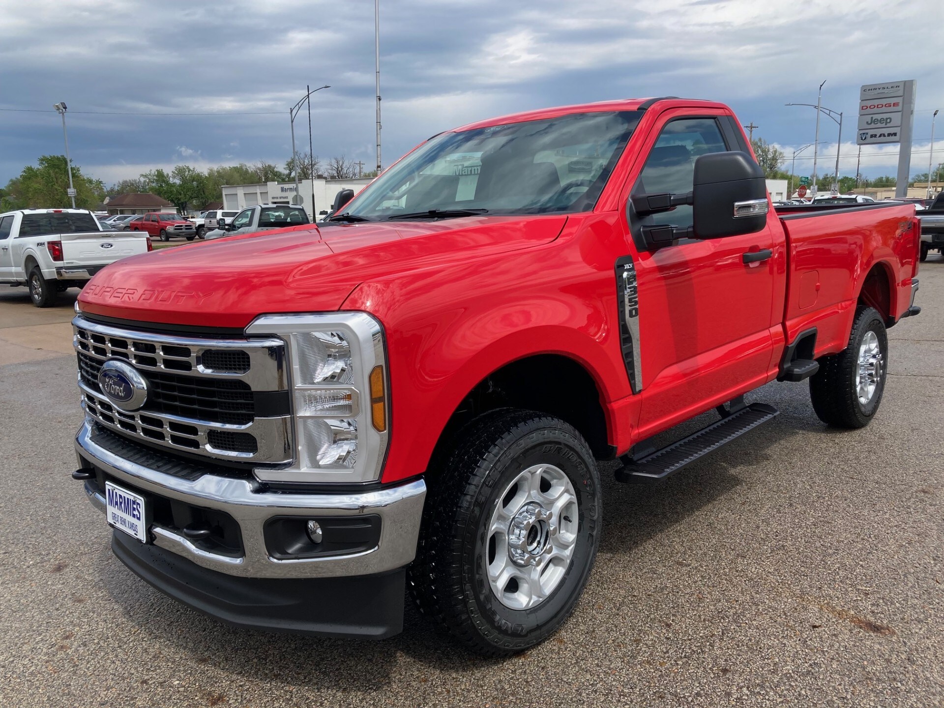 2025 Ford F-350 XLT photo 3