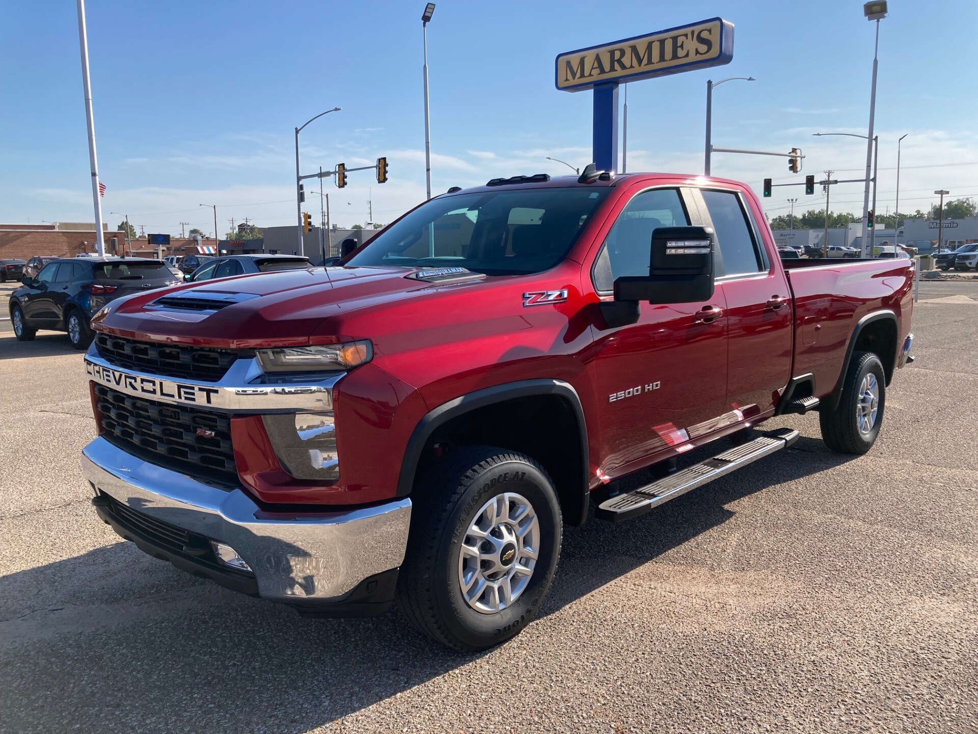 2023 Chevrolet Silverado LT photo 3