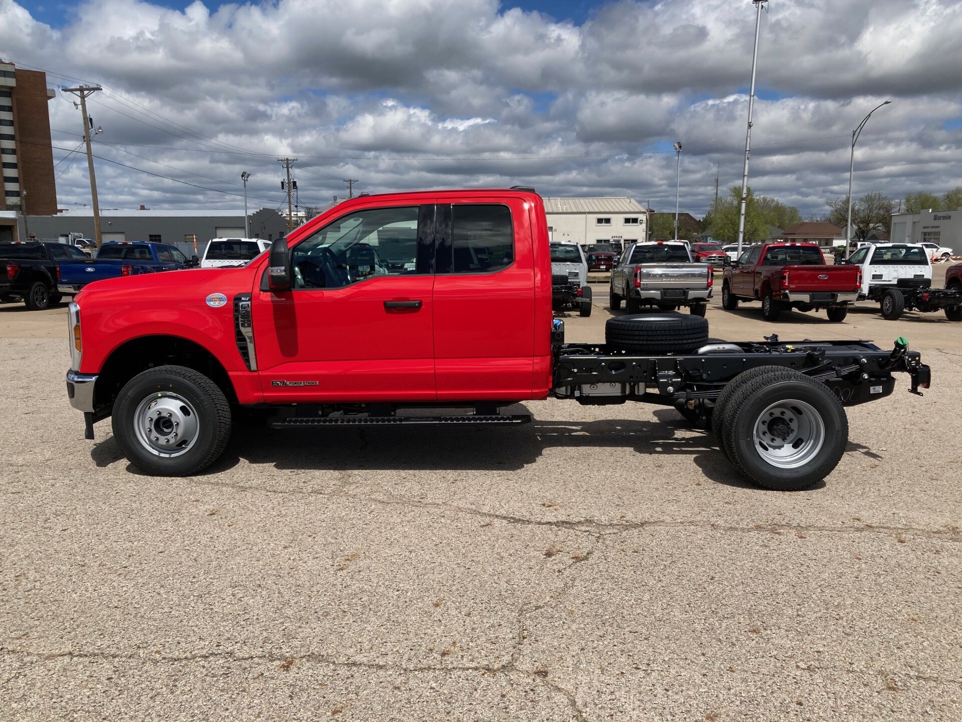 2025 Ford F-350 XLT photo 4