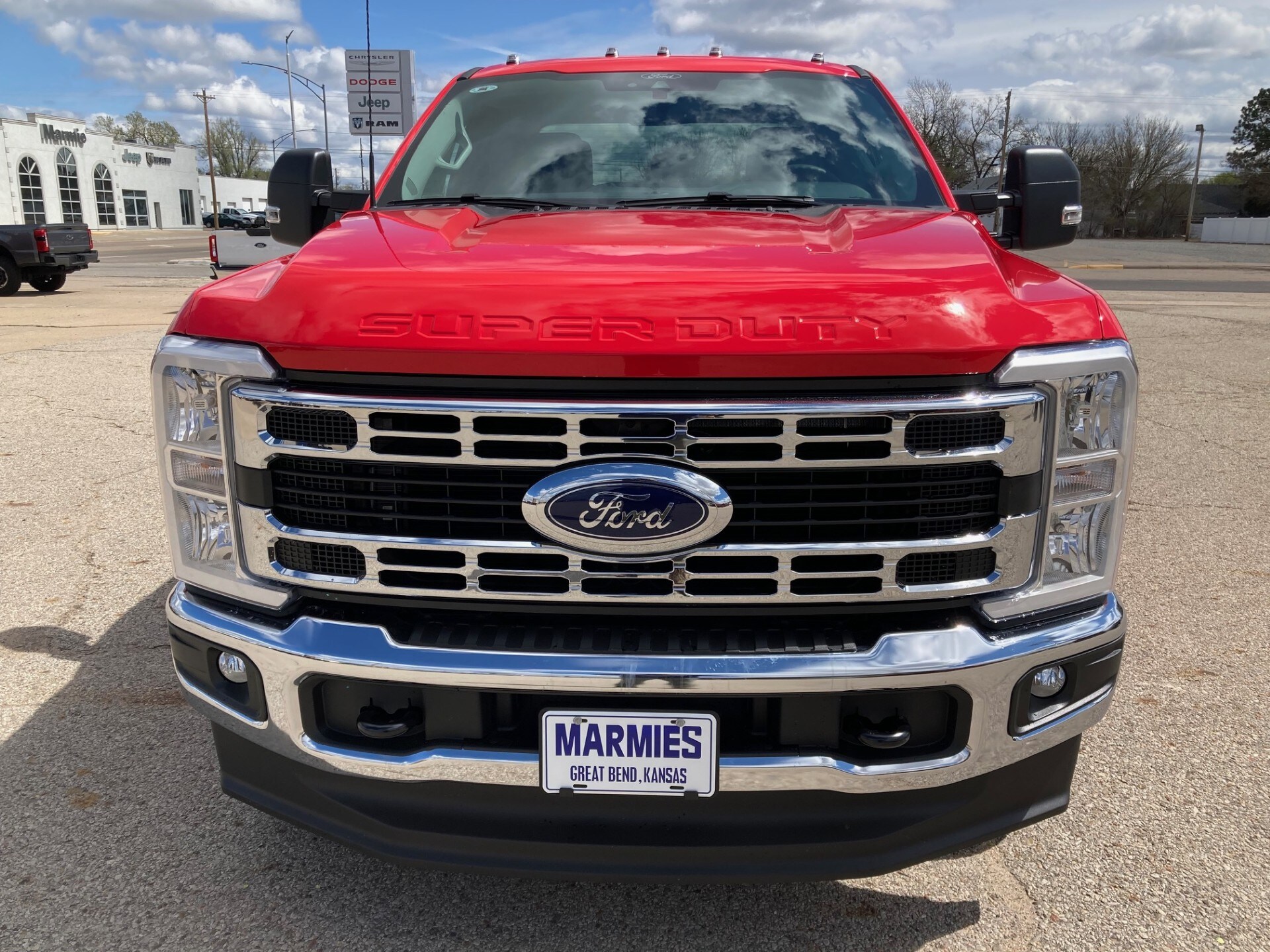 2025 Ford F-350 XLT photo 2