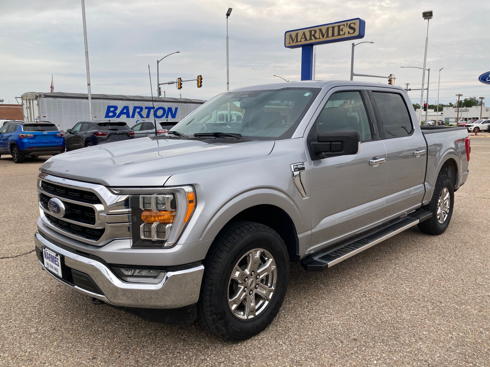 2023 Ford F-150 XLT photo 3