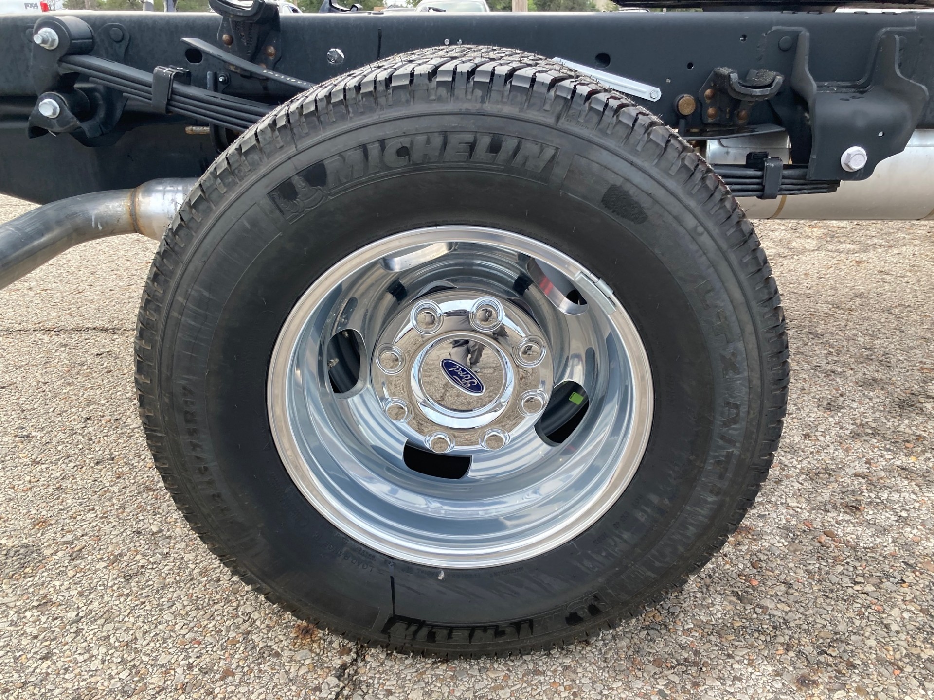 2026 Ford F-350 Super Duty Chassis Cab XLT - Photo 9