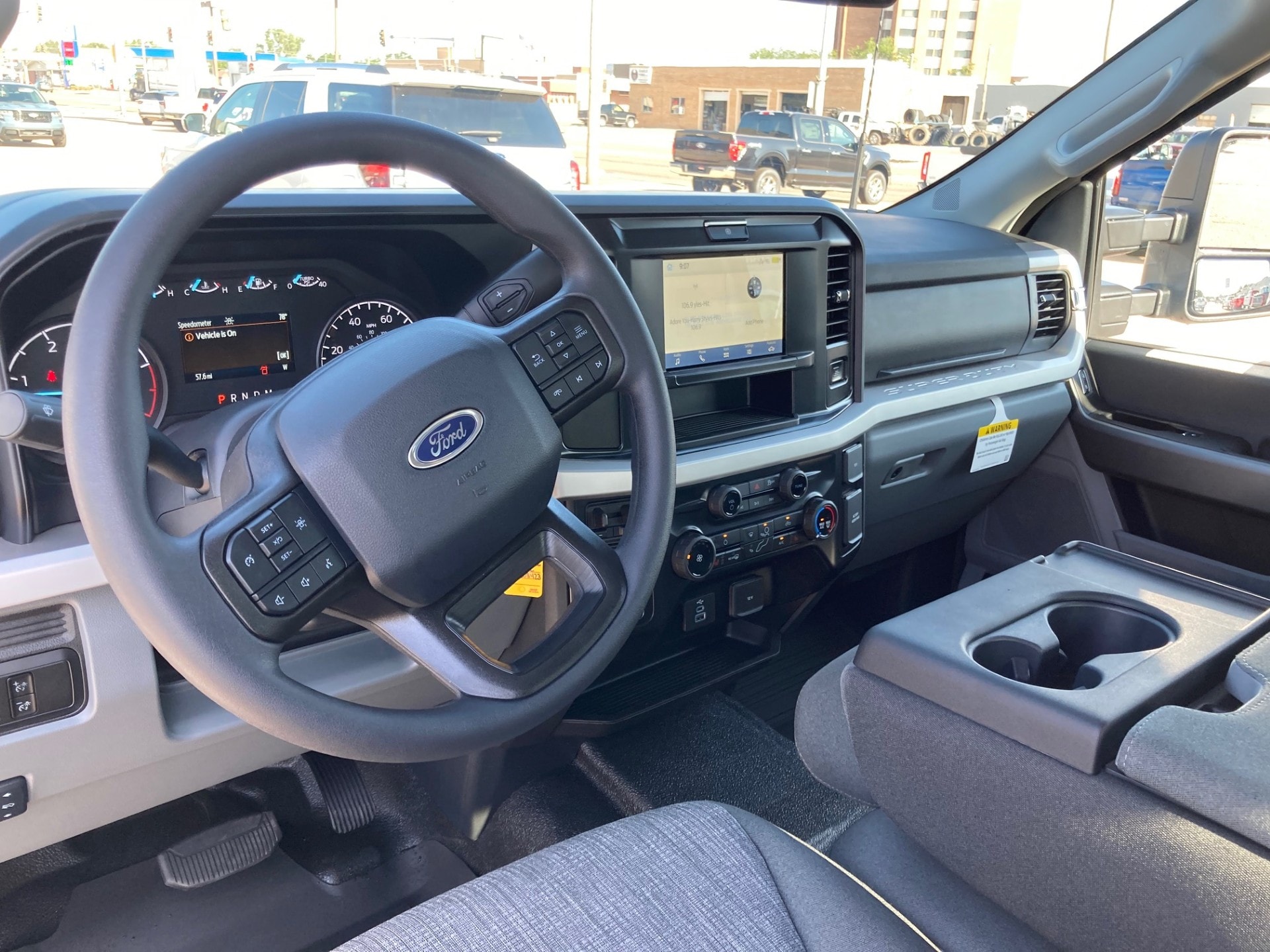 2025 Ford F-350 Super Duty Chassis Cab XLT - Photo 11