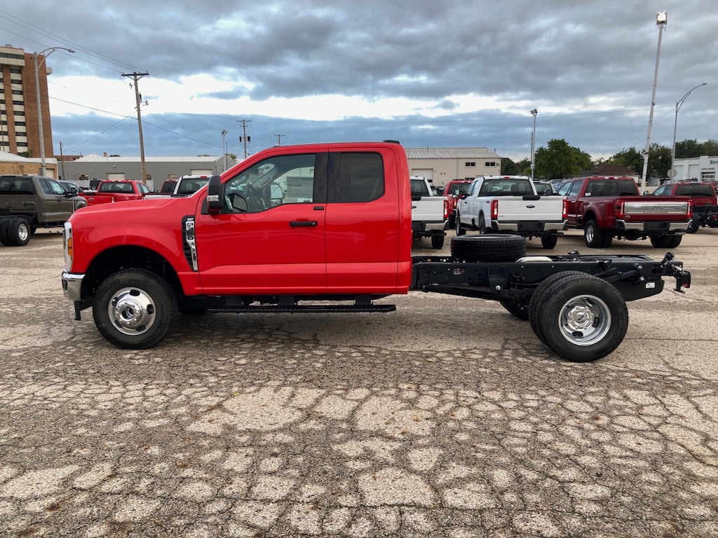 New 2026 Ford F-350 Chassis Truck Super Cab