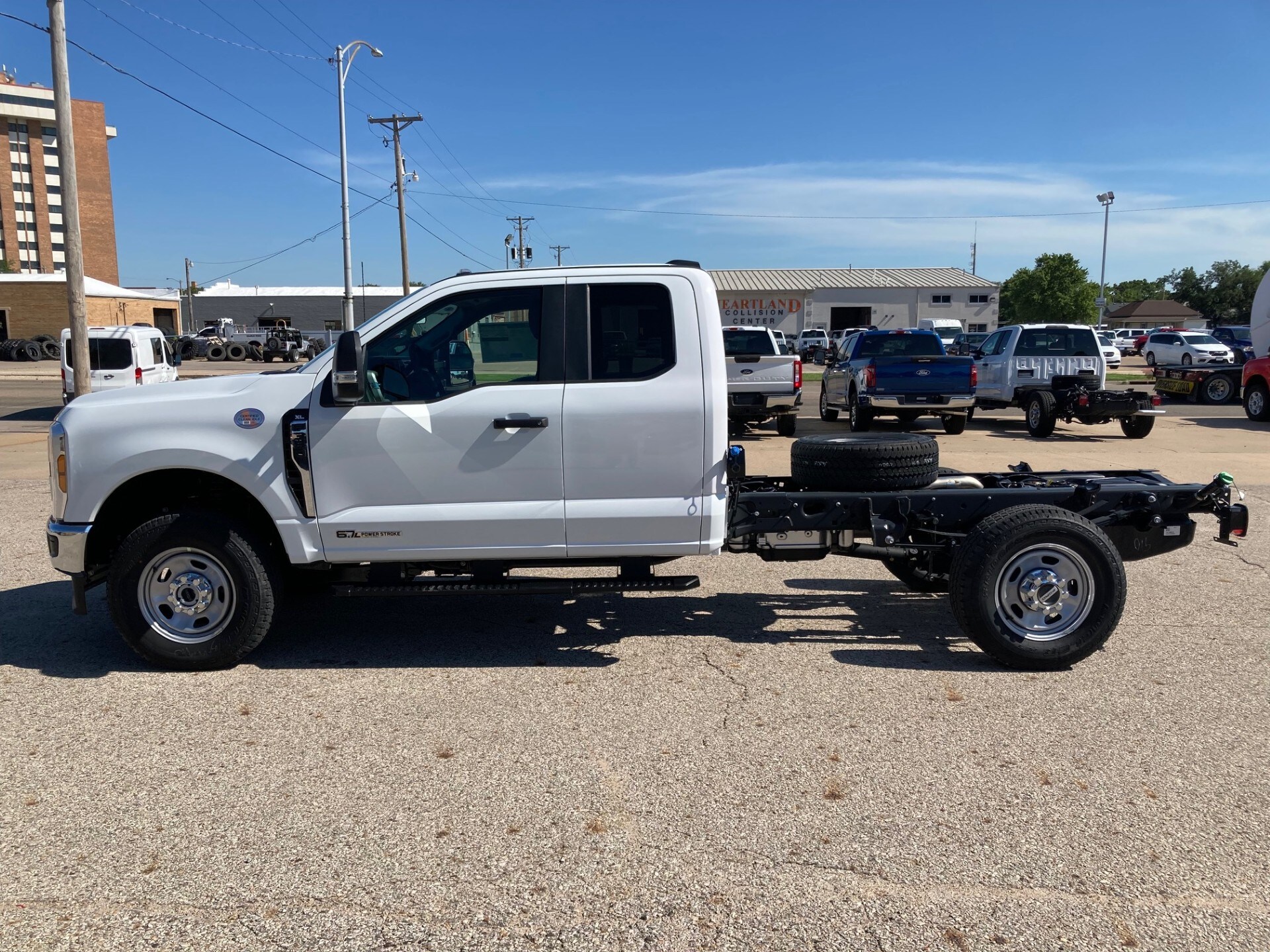 2025 Ford F-350 XLT photo 4