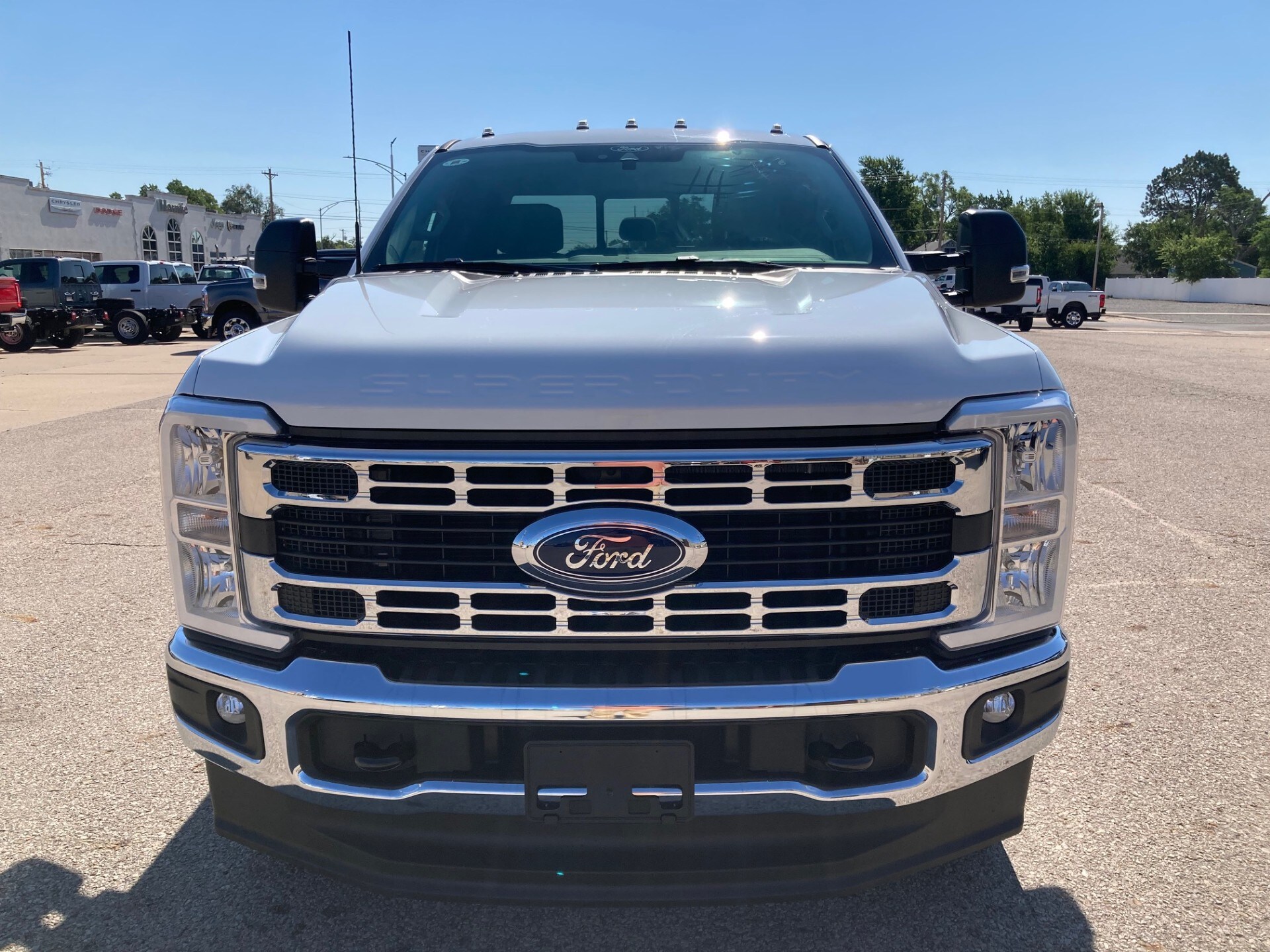 2025 Ford F-350 XLT photo 2