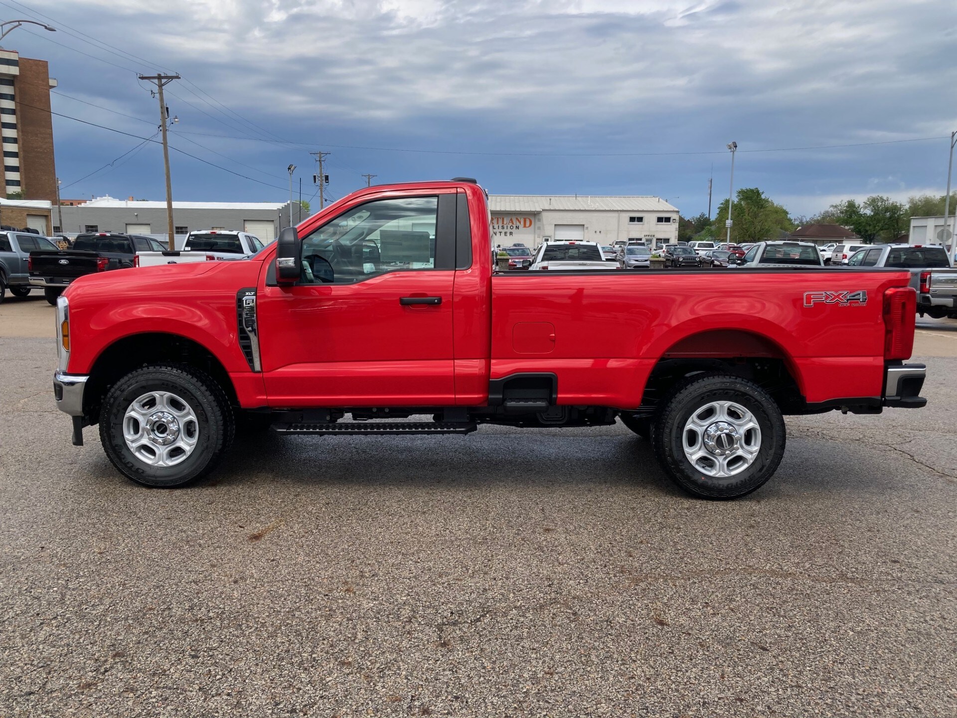2025 Ford F-350 XLT photo 4