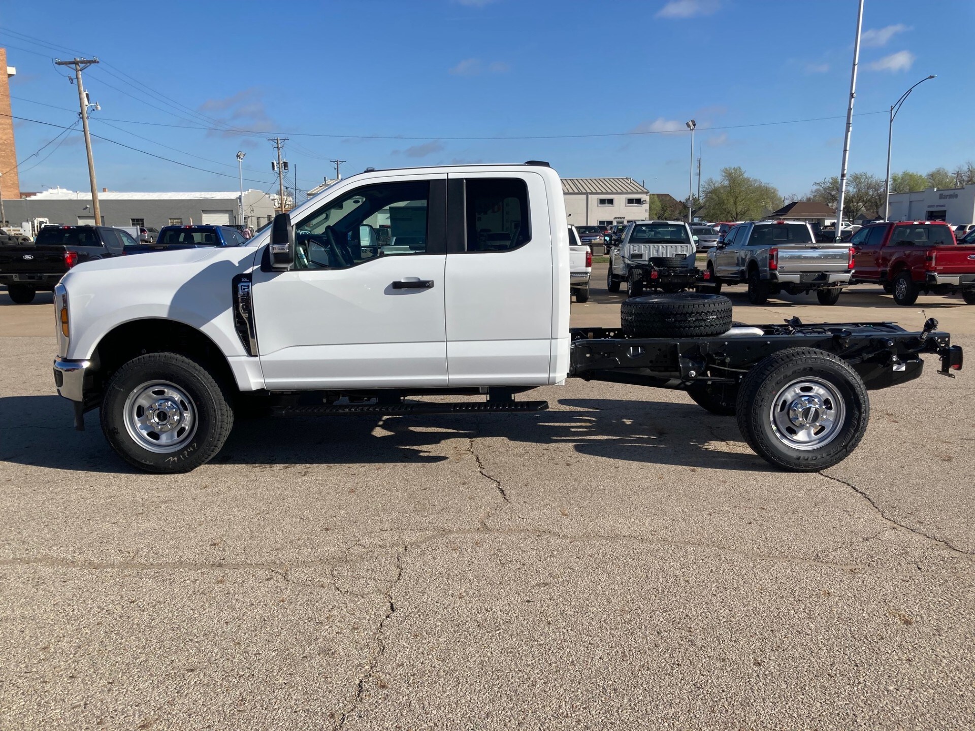 2025 Ford F-350 photo 4