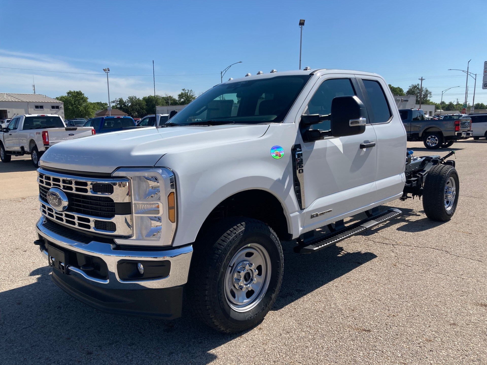 2025 Ford F-350 XLT photo 3