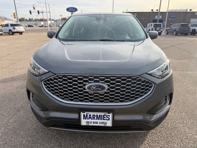 2024 Ford Edge SEL photo 2