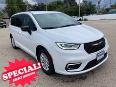 2026 Chrysler Pacifica SELECT Passenger Van