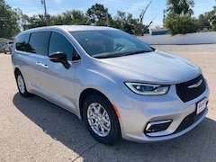 2026 Chrysler Pacifica SELECT Passenger Van