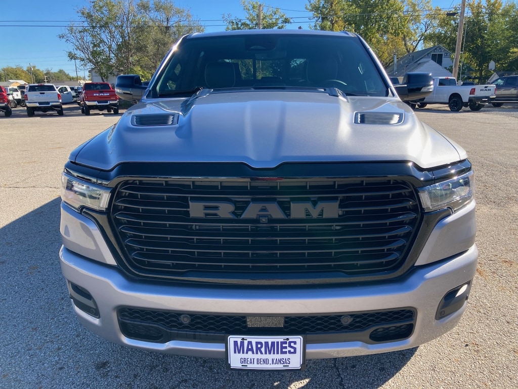 New 2026 Ram 1500 LARAMIE CREW CAB 4X4 5'7 BOX Pickup