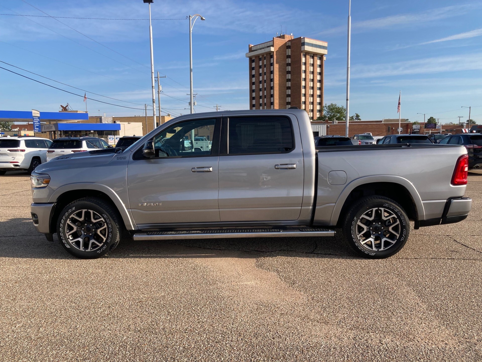 2025 Ram 1500 Laramie photo 4
