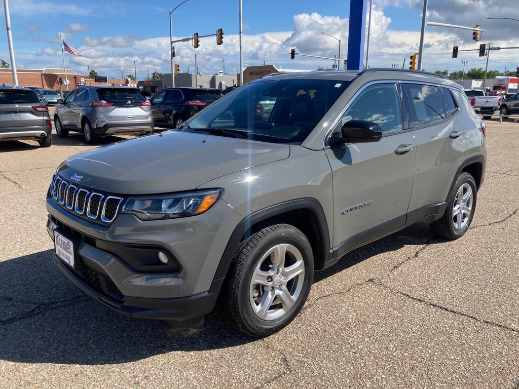 Used 2024 Jeep Compass Latitude