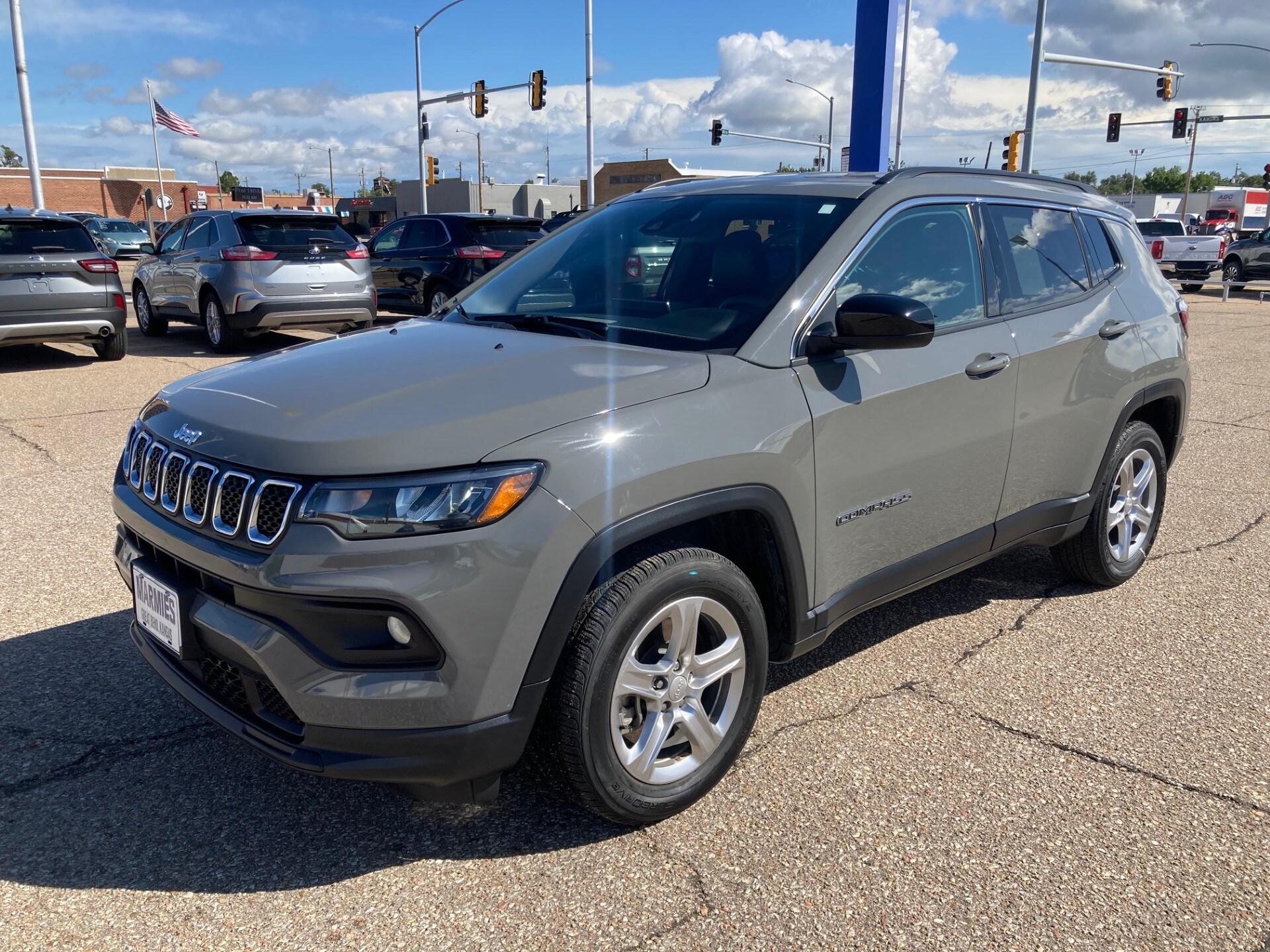 2024 Jeep Compass Latitude photo 2