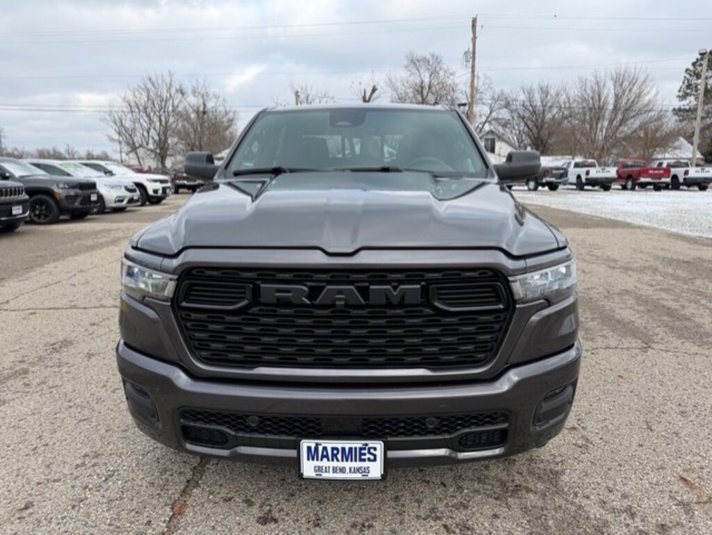 New 2026 Ram 1500 EXPRESS CREW CAB 4X4 5'7 BOX Pickup