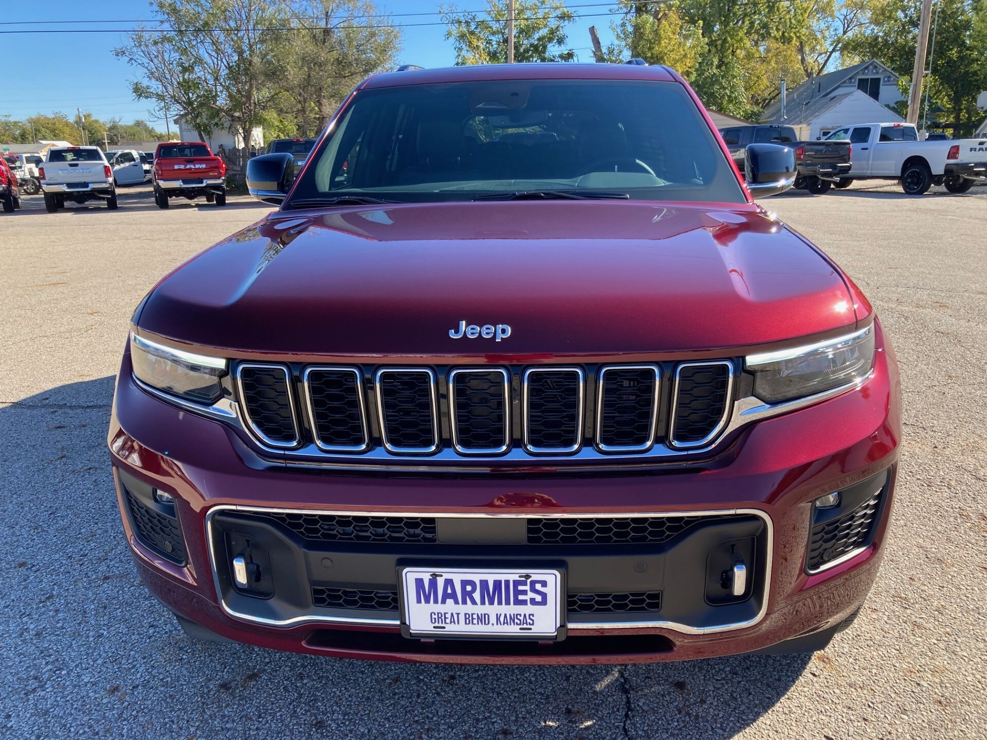 2025 Jeep Grand Cherokee Overland photo 2