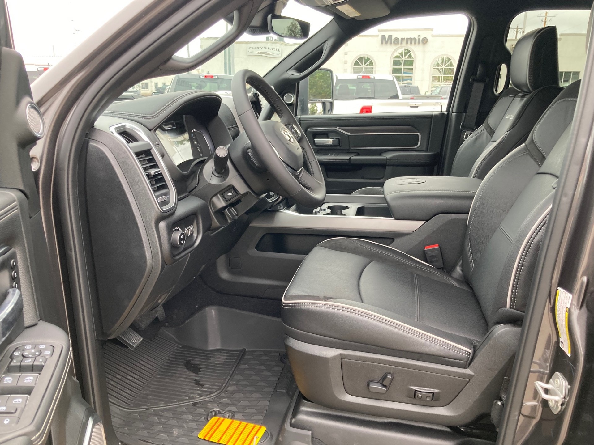 2025 RAM 2500 Laramie - Photo 13