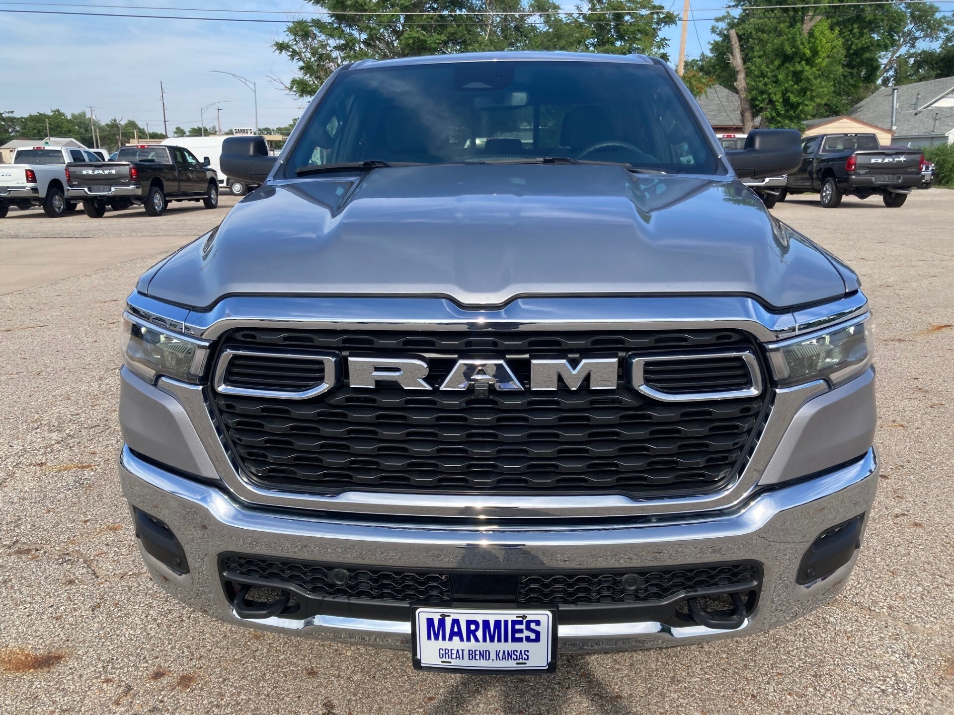 2025 Ram 1500 Tradesman photo 2