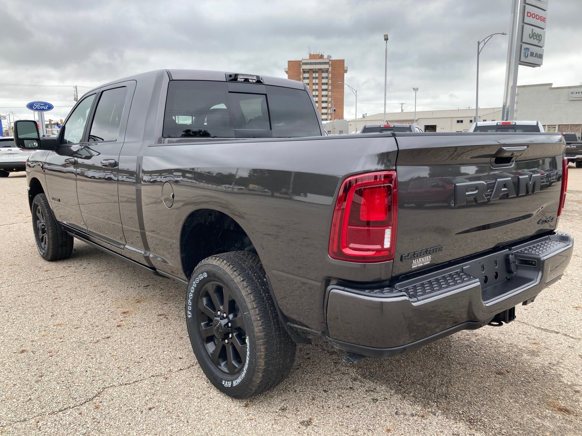 2025 RAM 2500 Laramie - Photo 6