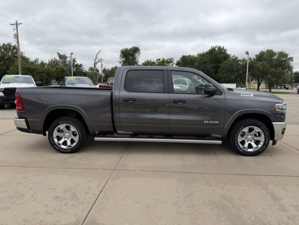 New 2026 Ram 1500 BIG HORN CREW CAB 4X4 6'4 BOX Pickup