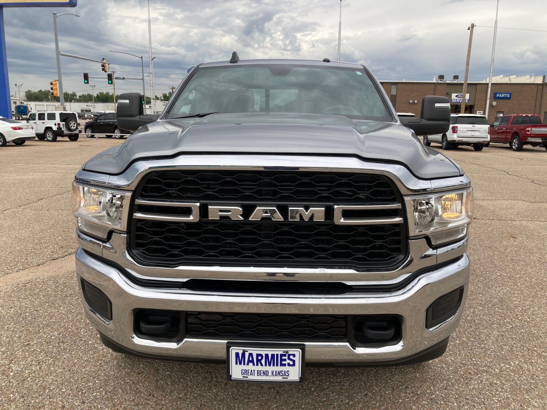 2024 Ram 2500 Tradesman photo 2