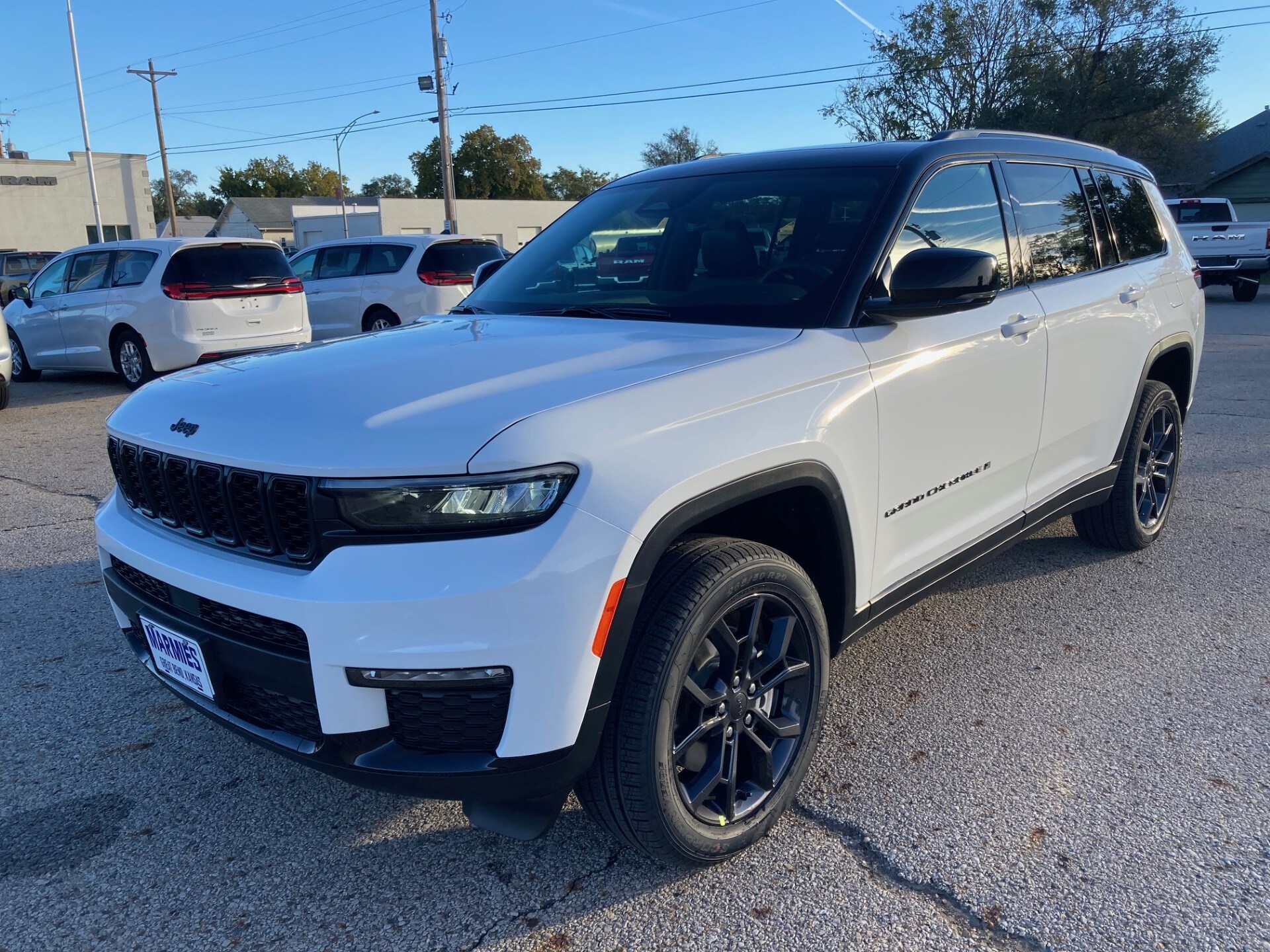 2025 Jeep Grand Cherokee Limited photo 3