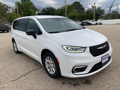 2026 Chrysler Pacifica SELECT Passenger Van