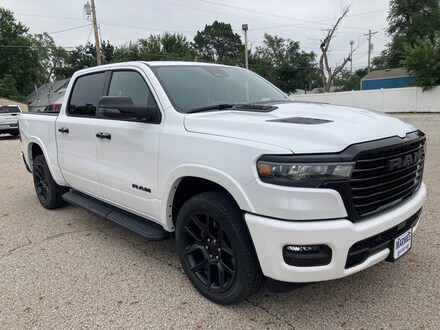 2026 Ram 1500 LARAMIE CREW CAB 4X4 5'7 BOX Pickup