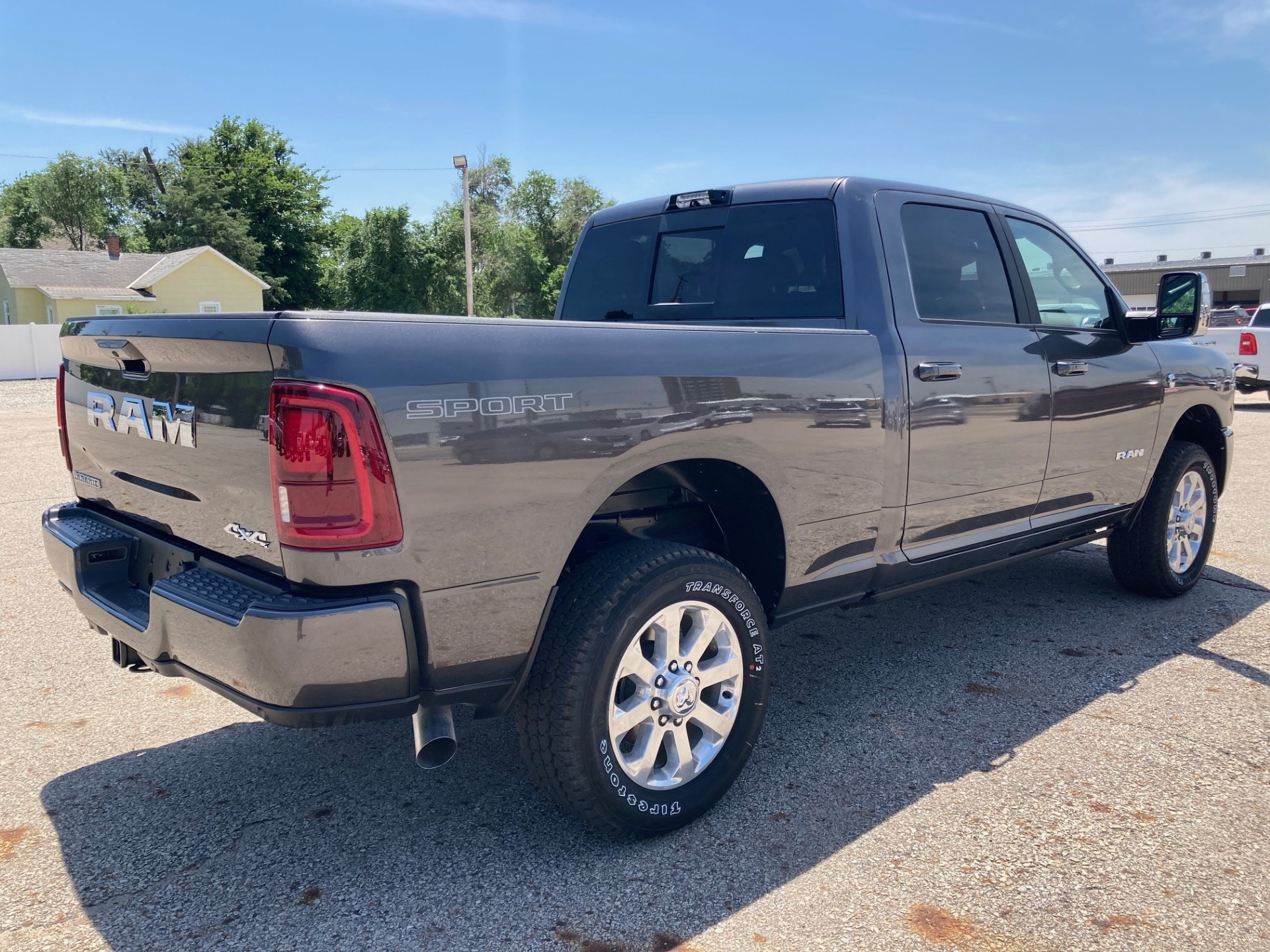2025 RAM 2500 Laramie - Photo 9