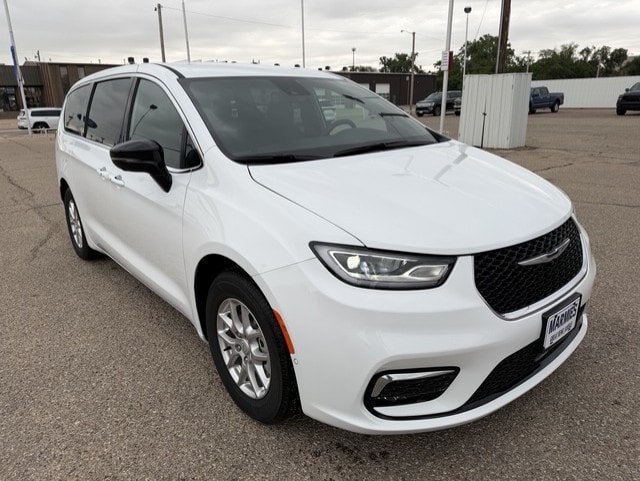 2026 Chrysler Pacifica Select's photo