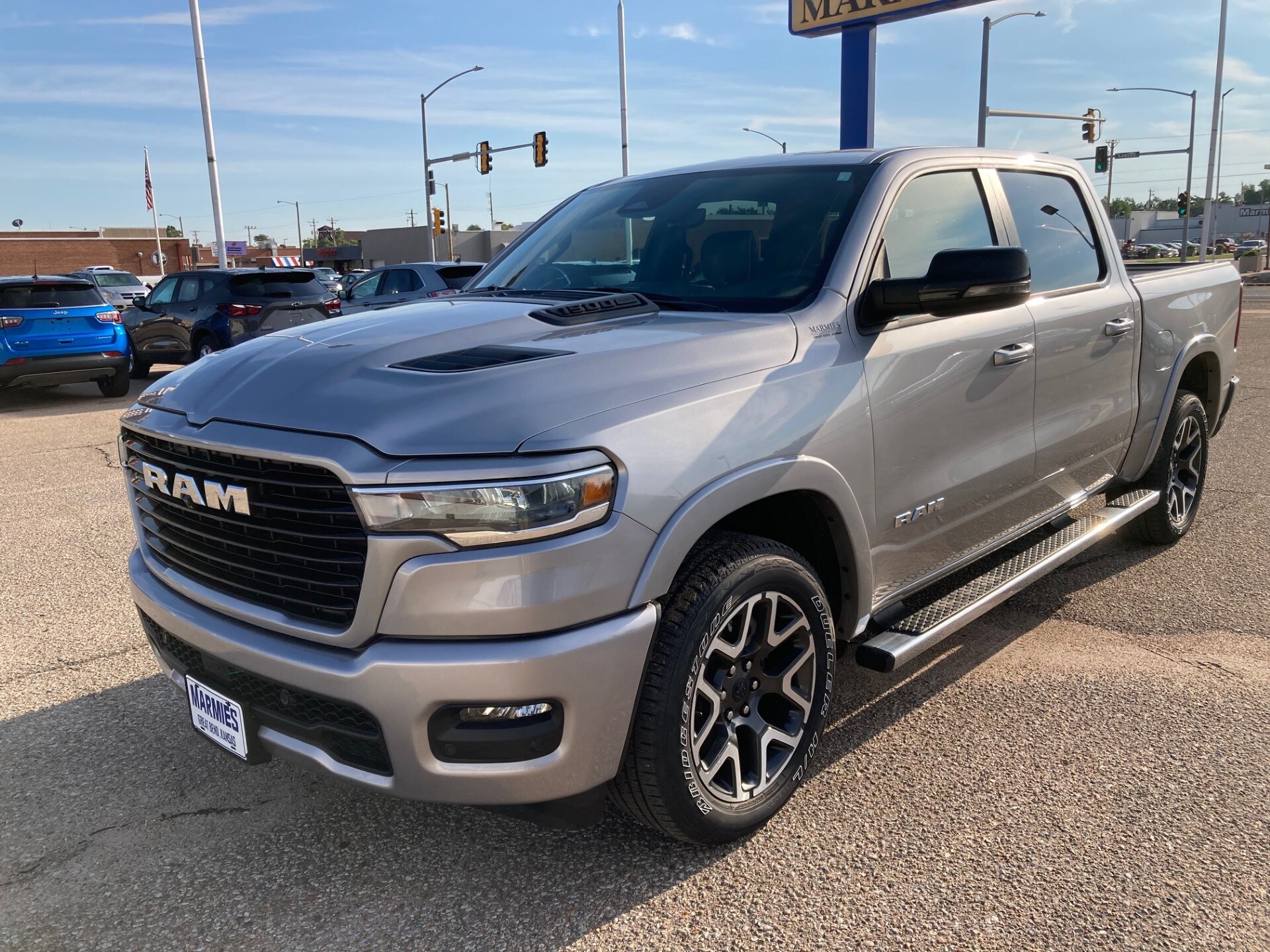 2025 Ram 1500 Laramie photo 3