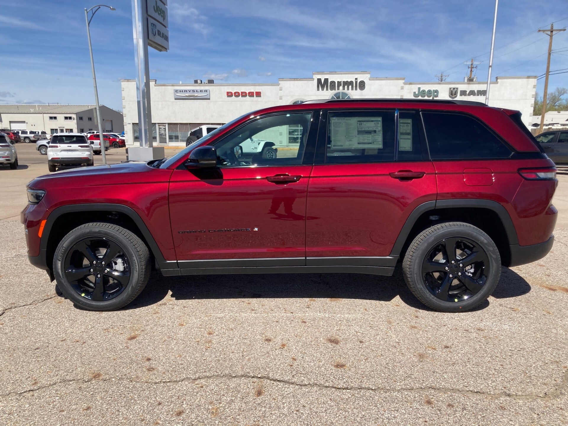 2025 Jeep Grand Cherokee Limited photo 4