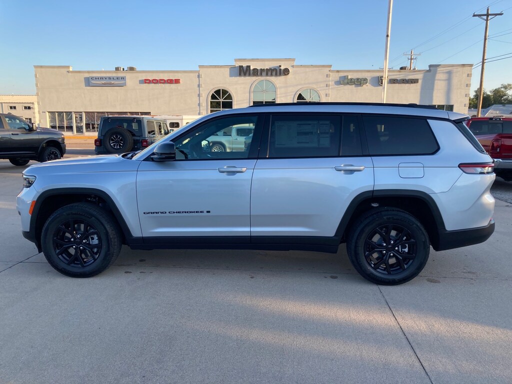 New 2025 Jeep Grand Cherokee L ALTITUDE X 4X4 Sport Utility