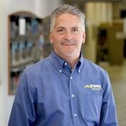 Staff member Tom Klug from ID_5d58eda1c987