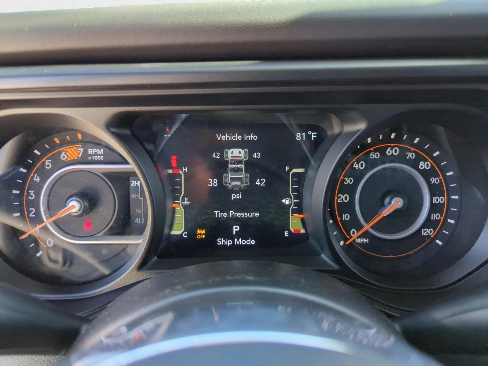 2025 Jeep Wrangler 4-Door Sahara - Photo 11