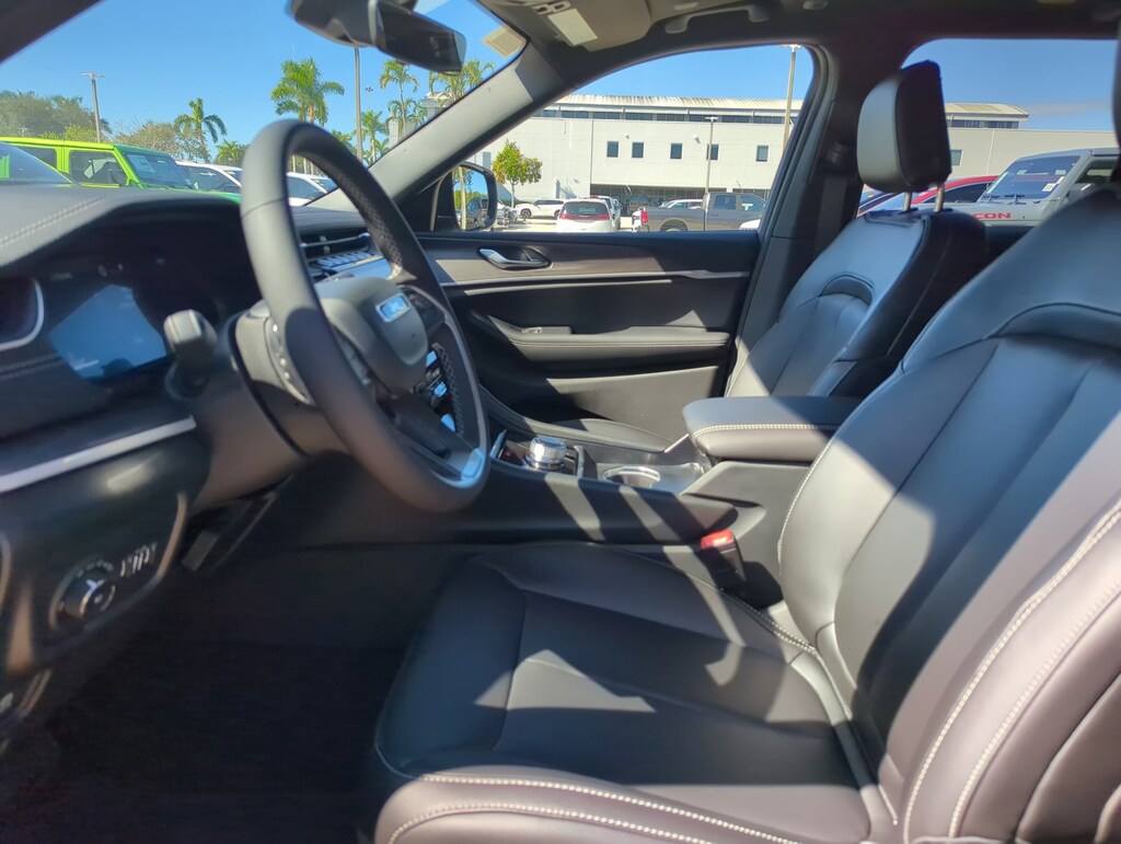 New 2025 Jeep Grand Cherokee Limited SUV