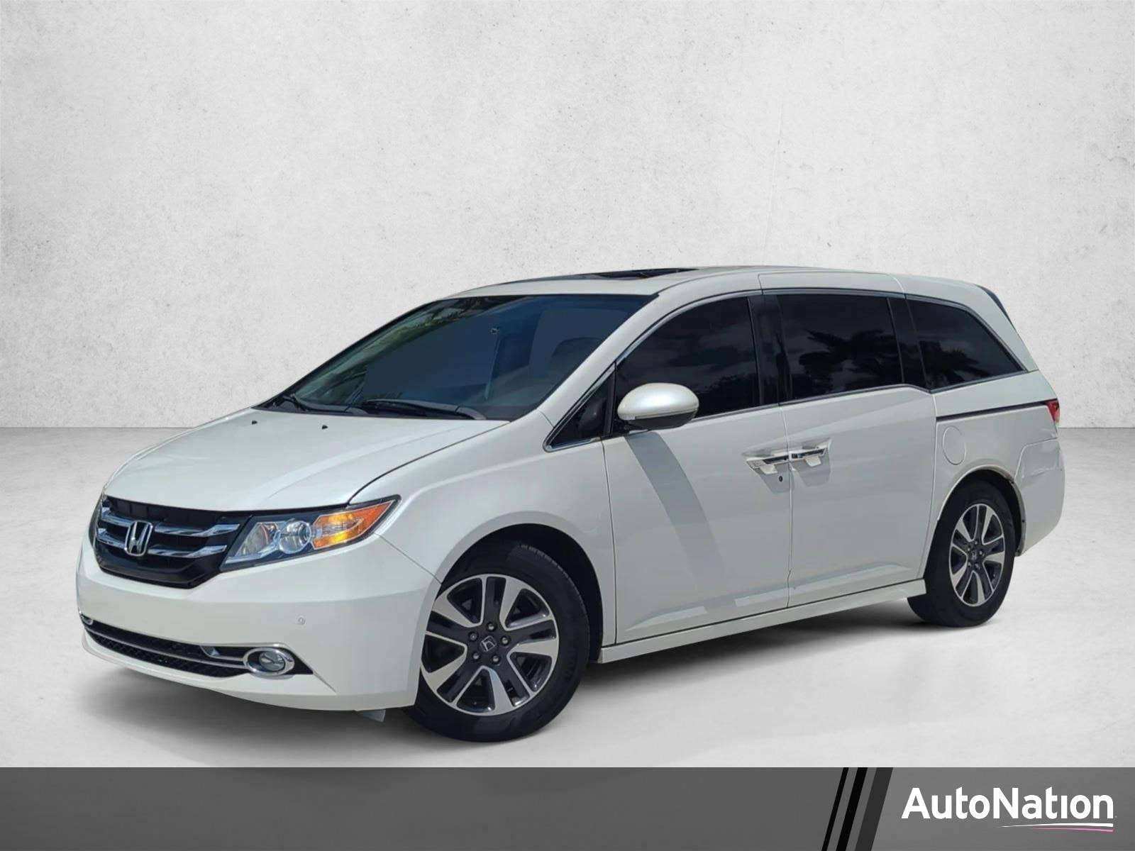 2016 Honda Odyssey Touring Elite's photo