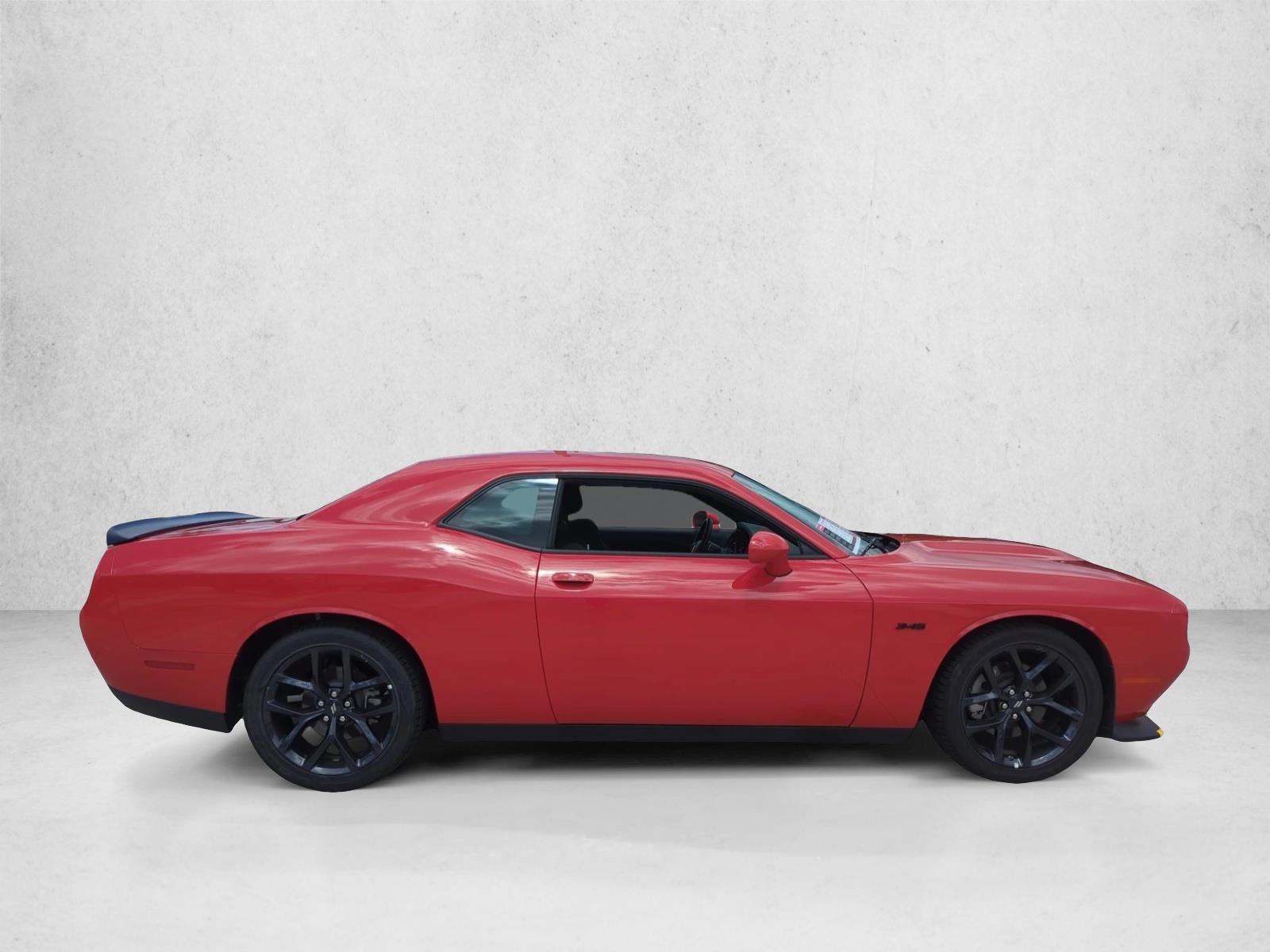2023 Dodge Challenger R/T photo 4