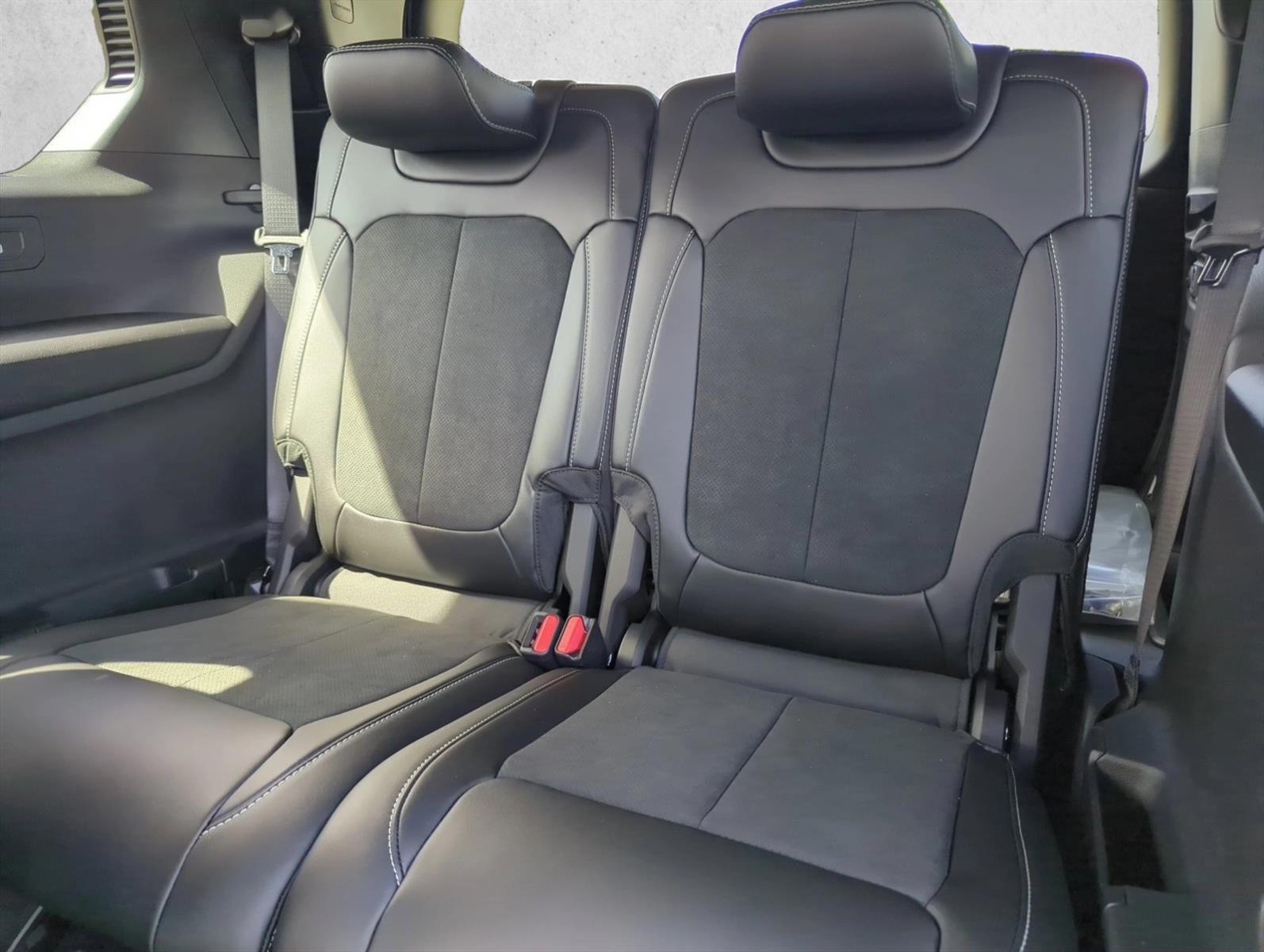 2025 Jeep Grand Cherokee L Altitude - Photo 18